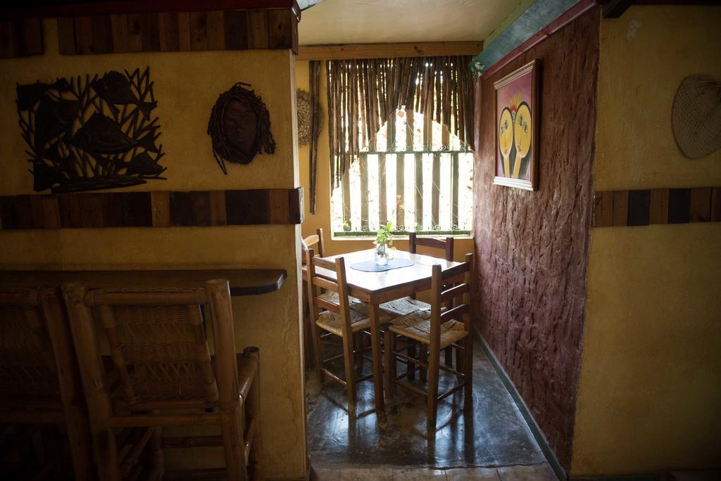 佩德纳莱斯 多纳查瓦旅舍酒店 外观 照片